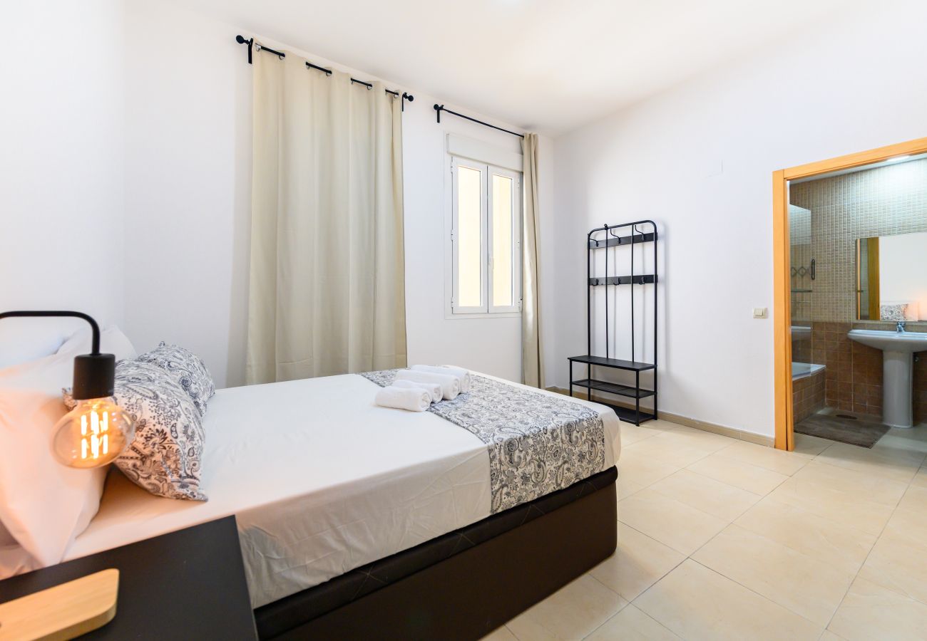 Apartment in Madrid - M (DIN132F) Piso de 2 dormitorios y 3 baños en el