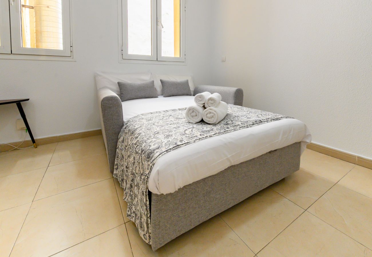 Apartment in Madrid - M (DIN132F) Piso de 2 dormitorios y 3 baños en el