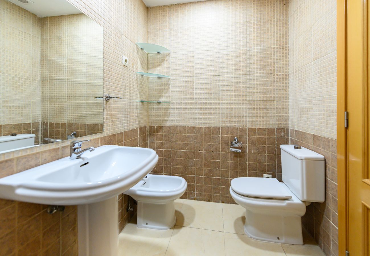 Apartment in Madrid - M (DIN132F) Piso de 2 dormitorios y 3 baños en el
