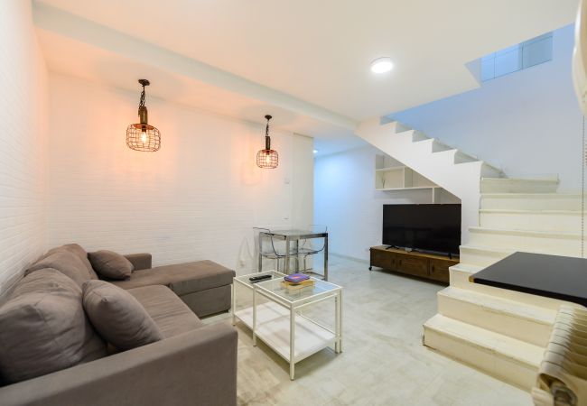 Apartment in Madrid - M (PRA100C) Piso 2 dormitorios y 2 baños en el cen