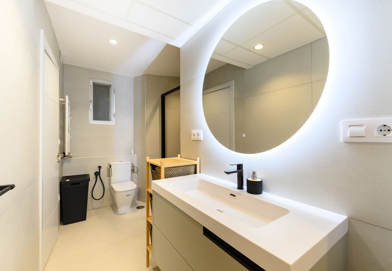 Apartment in Madrid - M (COL164B) Acogedor piso de 2 dormitorios en Cham