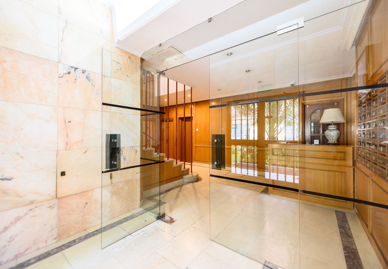 Apartment in Madrid - M (COL164B) Acogedor piso de 2 dormitorios en Cham