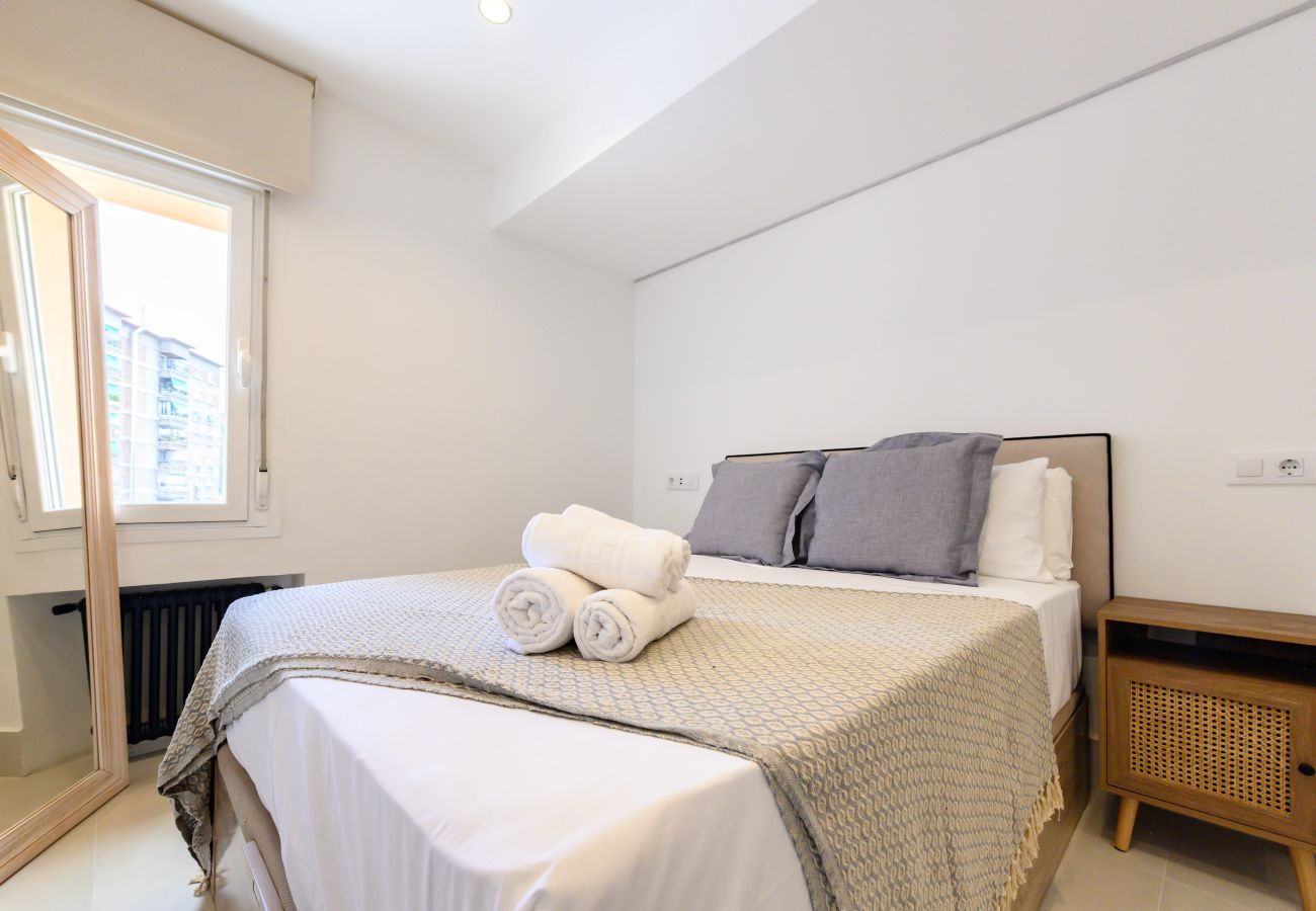 Apartment in Madrid - M (COL164B) Acogedor piso de 2 dormitorios en Cham