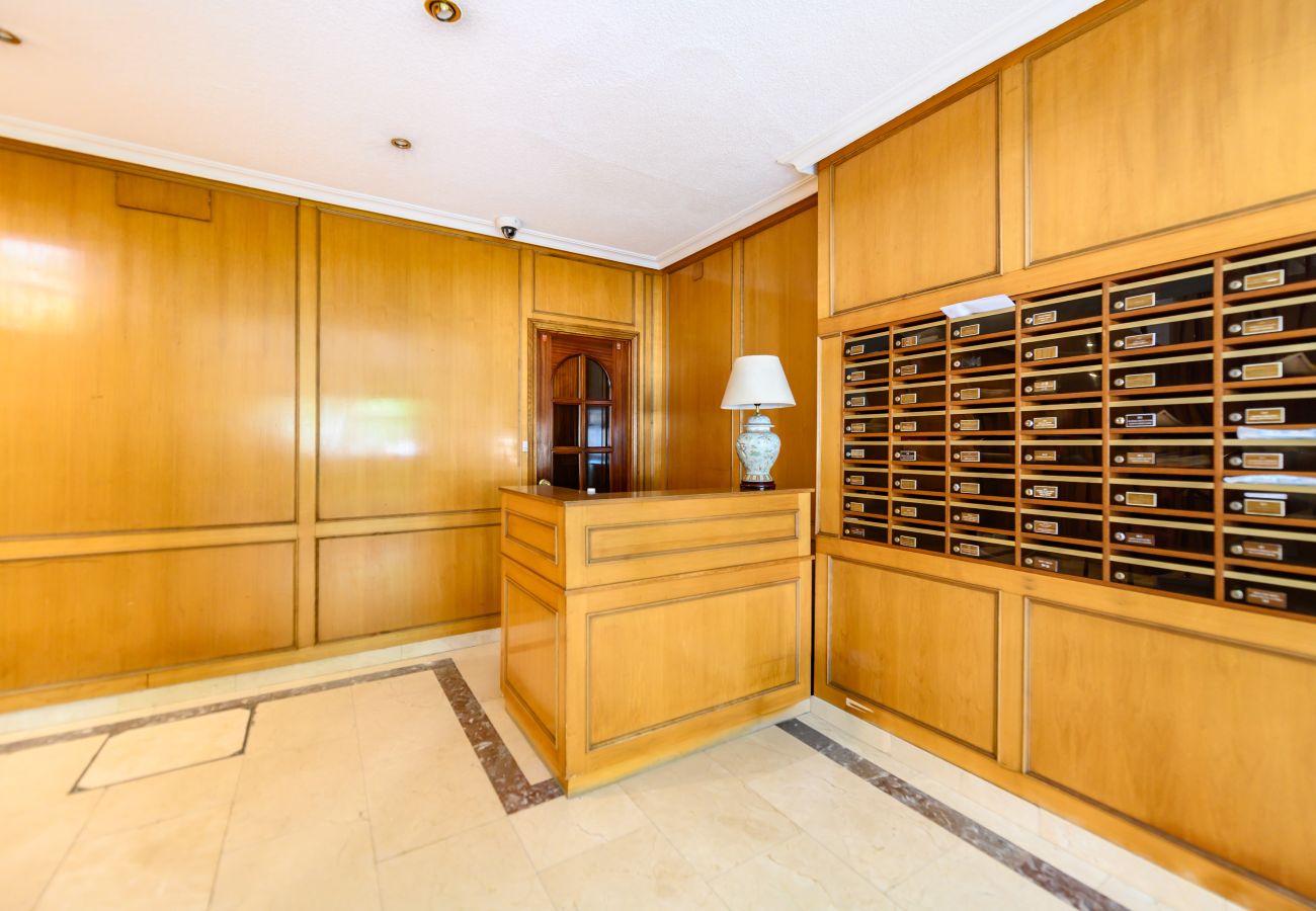 Apartment in Madrid - M (COL164B) Acogedor piso de 2 dormitorios en Cham