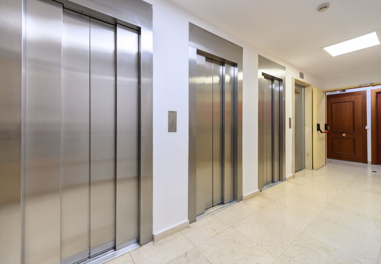 Apartment in Madrid - M (ABR1710C) Piso de Lujo 2 dormitorios y 2 baños