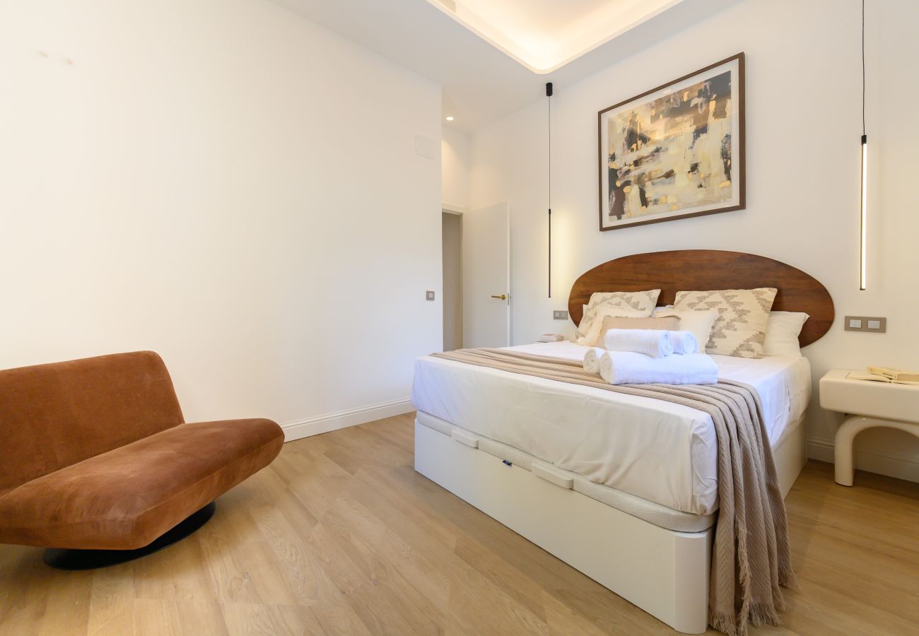 Apartment in Madrid - M (HER1080C) Piso de 2 dormitorios en el barrio d