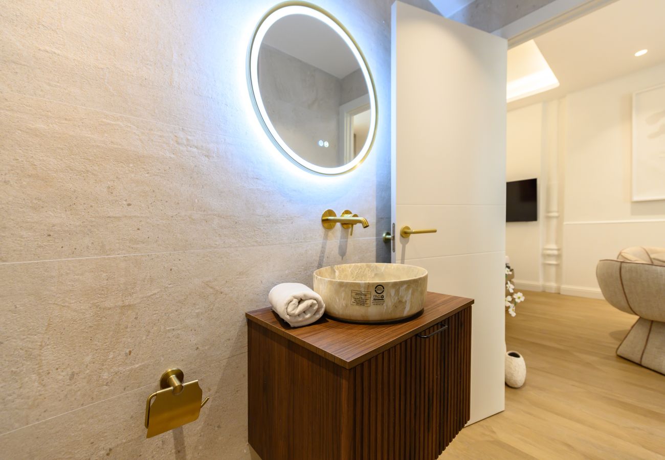 Apartment in Madrid - M (HER1080C) Piso de 2 dormitorios en el barrio d