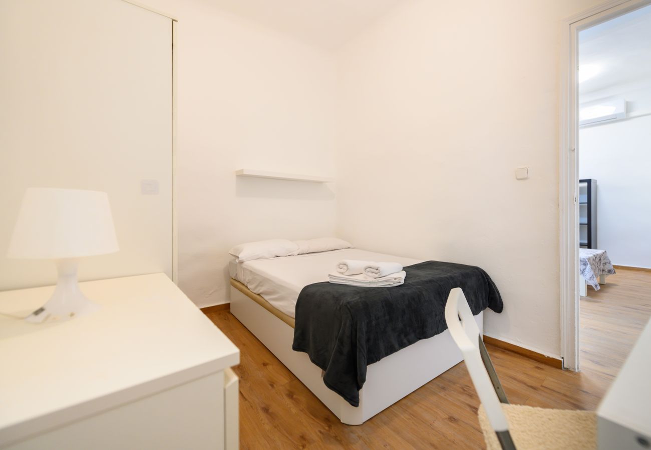 Apartment in Madrid - M (MGU272D) Piso 2 dormitorios en Chamberí