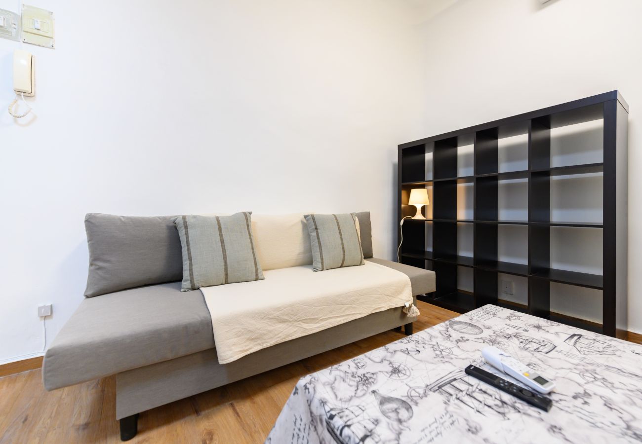 Apartment in Madrid - M (MGU272D) Piso 2 dormitorios en Chamberí