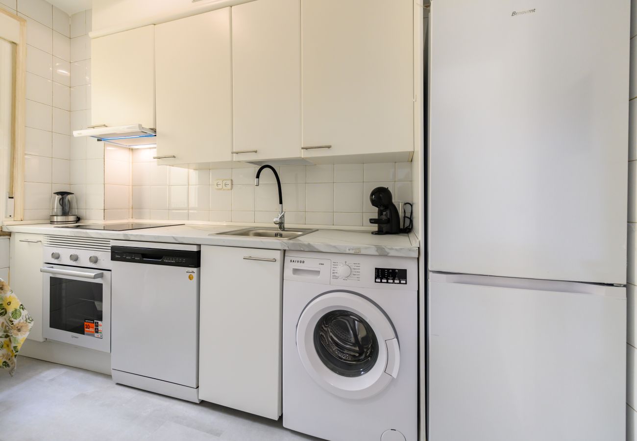 Apartment in Madrid - M (MGU272D) Piso 2 dormitorios en Chamberí
