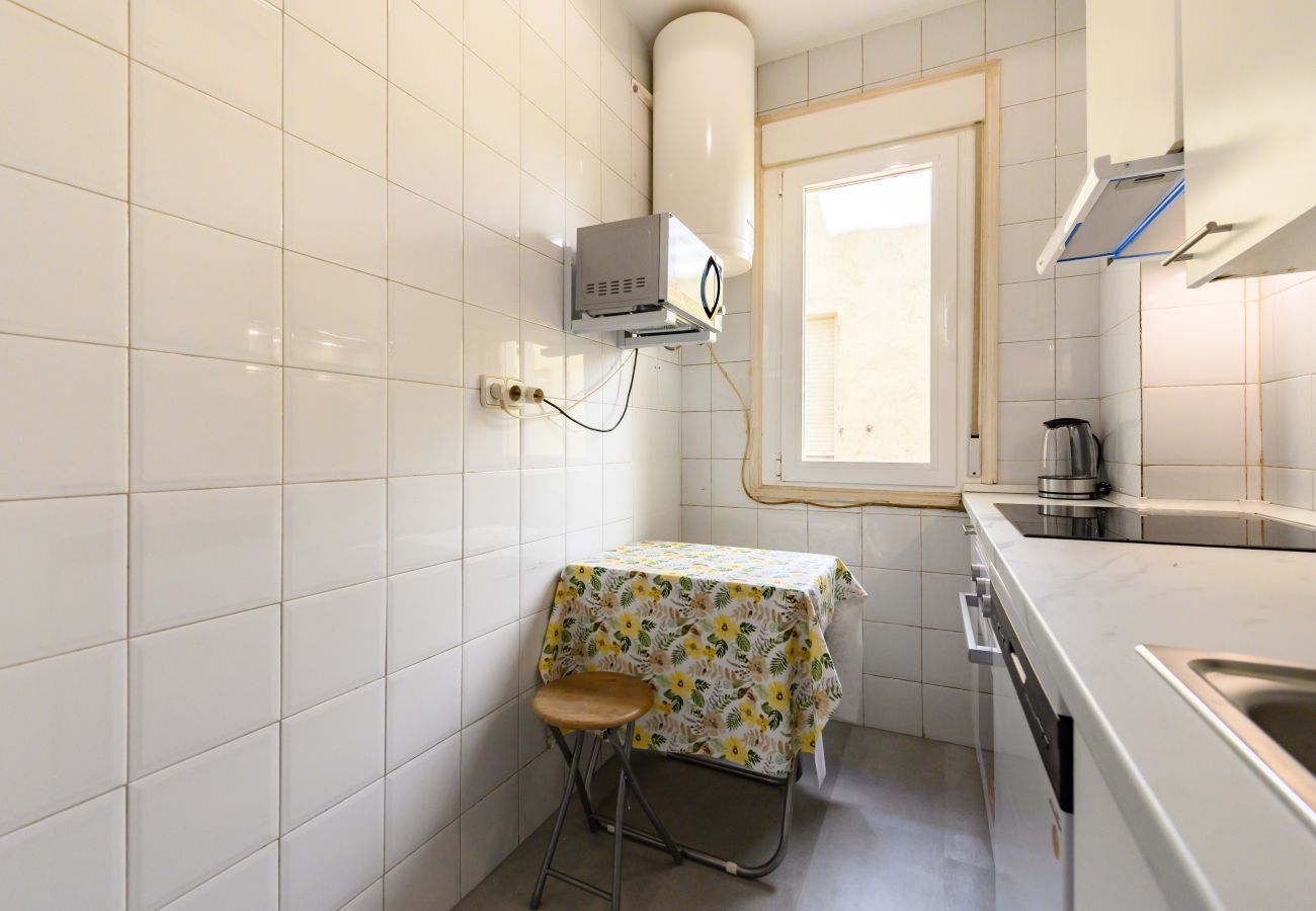 Apartment in Madrid - M (MGU272D) Piso 2 dormitorios en Chamberí