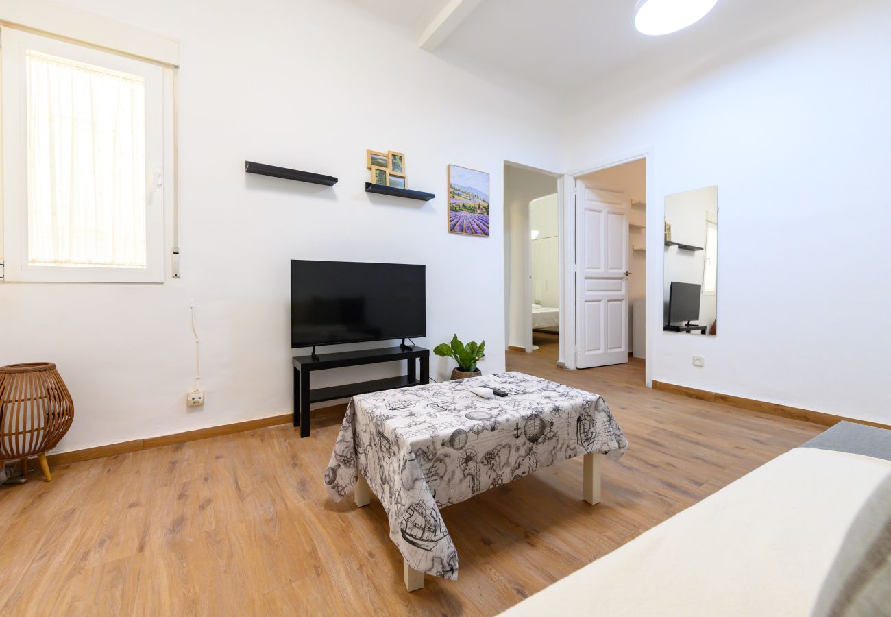 Apartment in Madrid - M (MGU272D) Piso 2 dormitorios en Chamberí