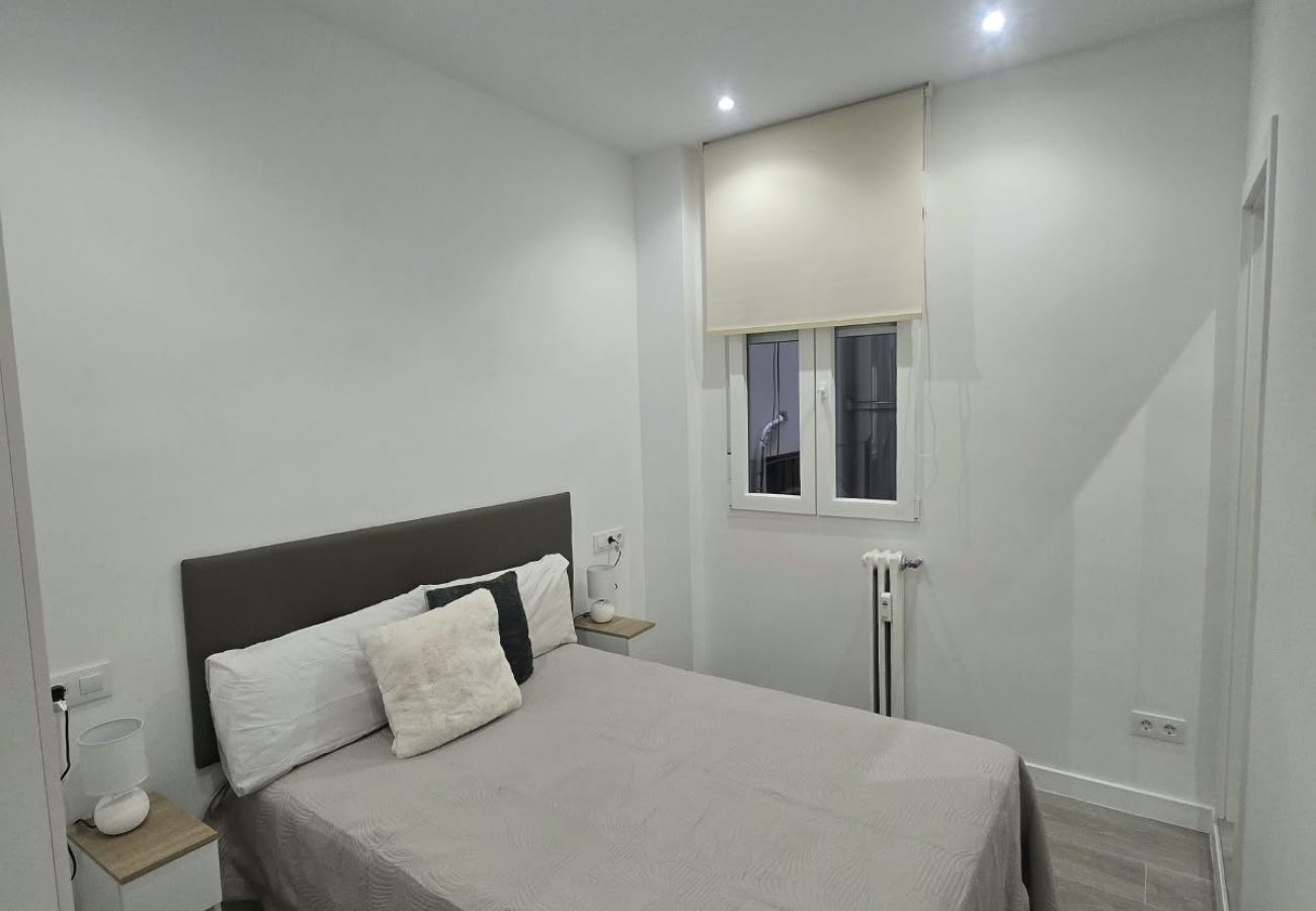 Apartment in Madrid - M (ALC124) Piso de 3 dormitorios en Goya