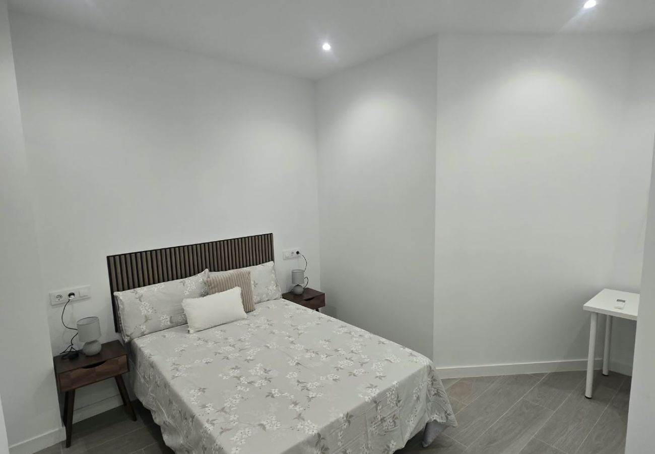 Apartment in Madrid - M (ALC124) Piso de 3 dormitorios en Goya