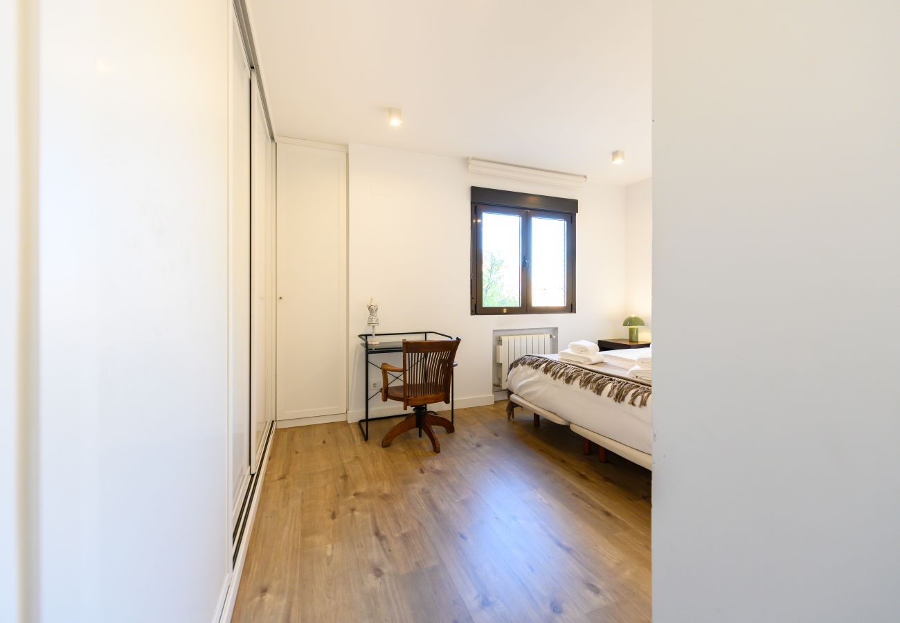 Apartment in Madrid - M (ASO941B) Piso 3 dormitorios y 2 baños en Ciudad