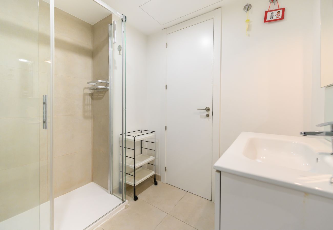 Apartment in Madrid - M (ASO941B) Piso 3 dormitorios y 2 baños en Ciudad
