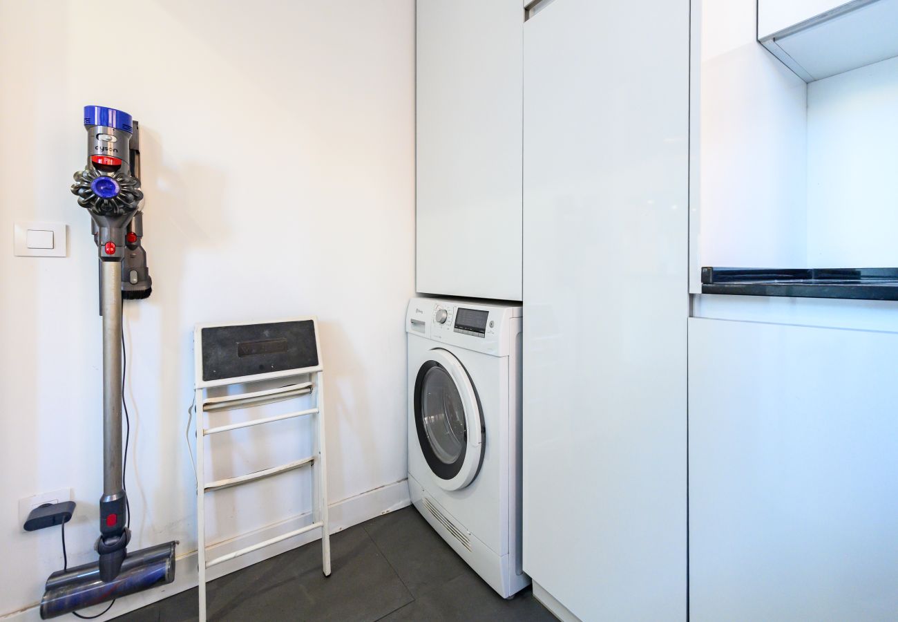 Apartment in Madrid - M (ASO941B) Piso 3 dormitorios y 2 baños en Ciudad