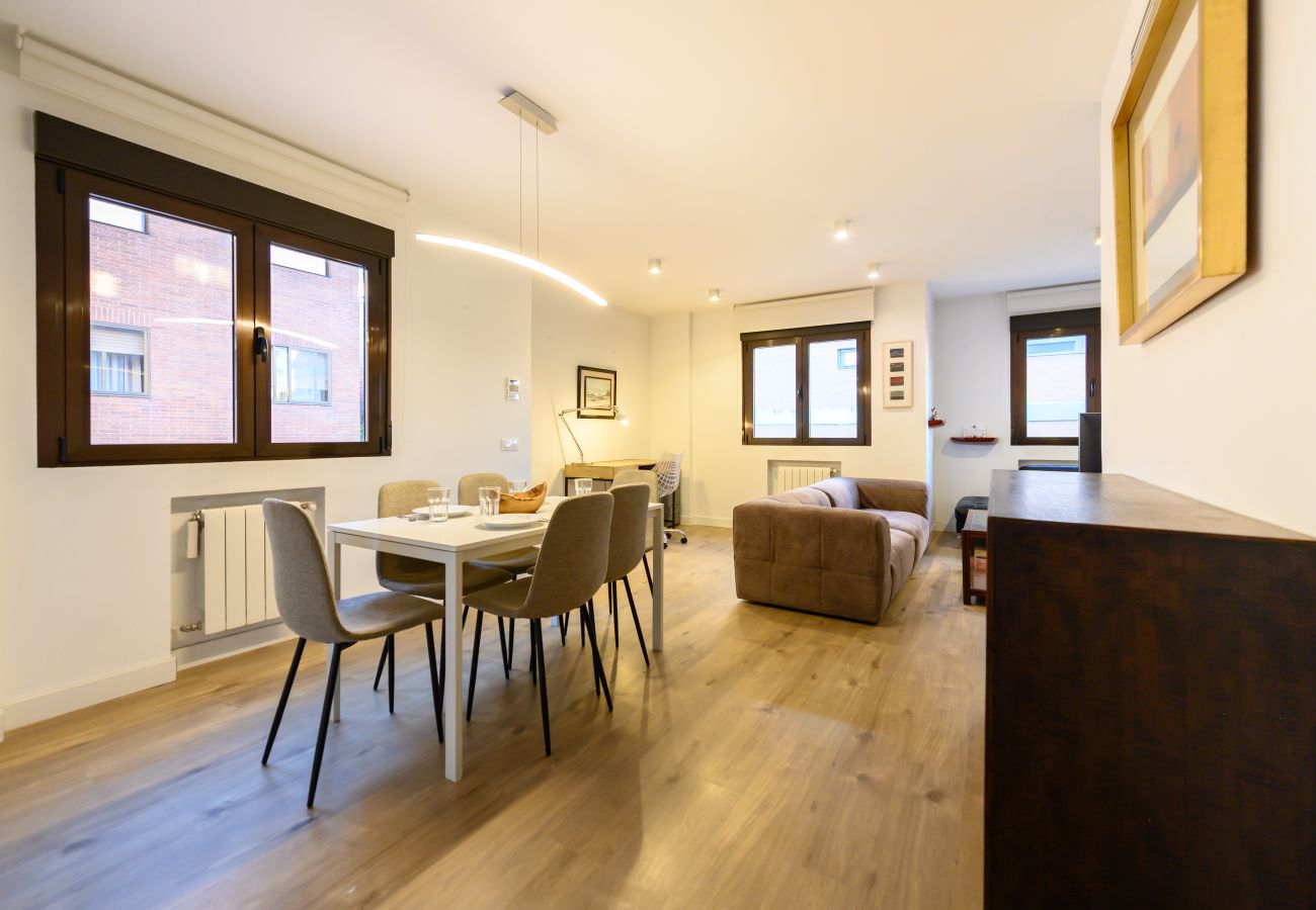 Apartment in Madrid - M (ASO941B) Piso 3 dormitorios y 2 baños en Ciudad
