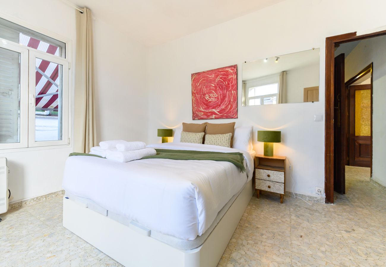 Apartment in Madrid - M (NSDV1012) Piso de 4 dormitorios en Fuencarral-E