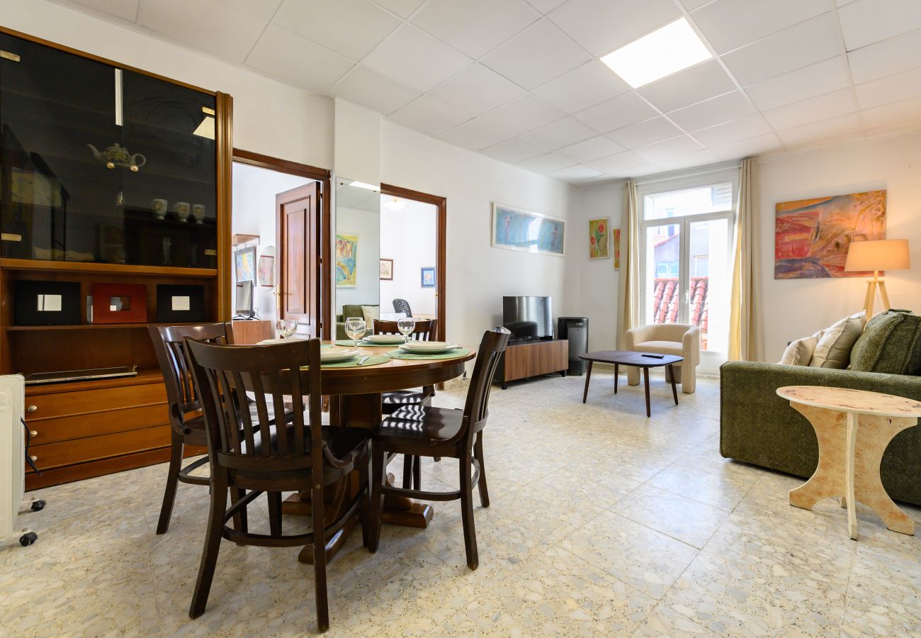 Apartment in Madrid - M (NSDV1012) Piso de 4 dormitorios en Fuencarral-E