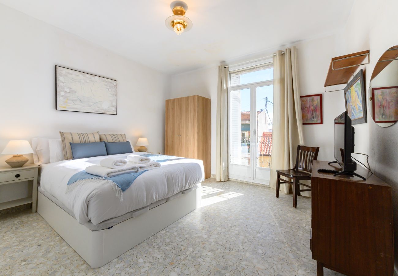 Apartment in Madrid - M (NSDV1012) Piso de 4 dormitorios en Fuencarral-E