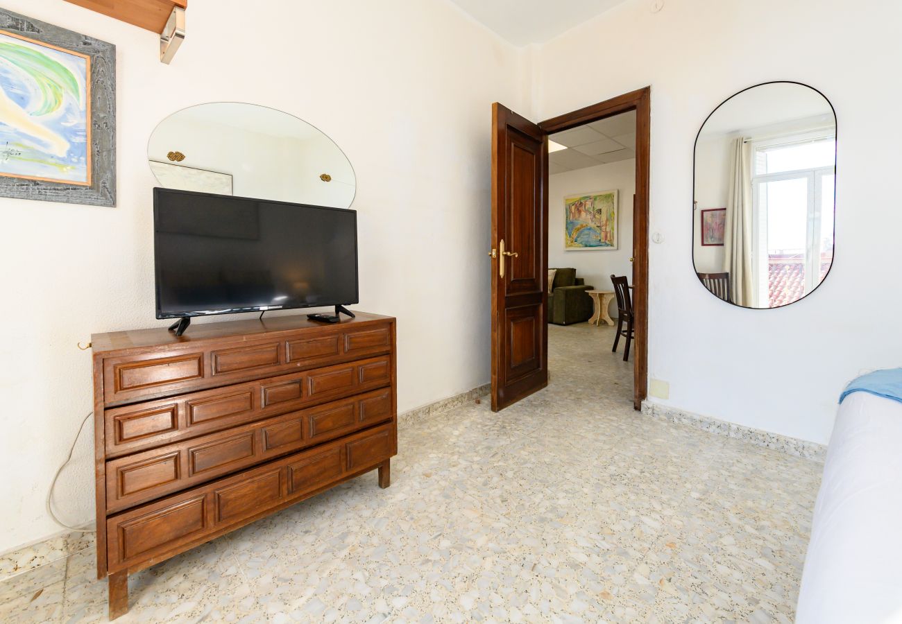 Apartment in Madrid - M (NSDV1012) Piso de 4 dormitorios en Fuencarral-E