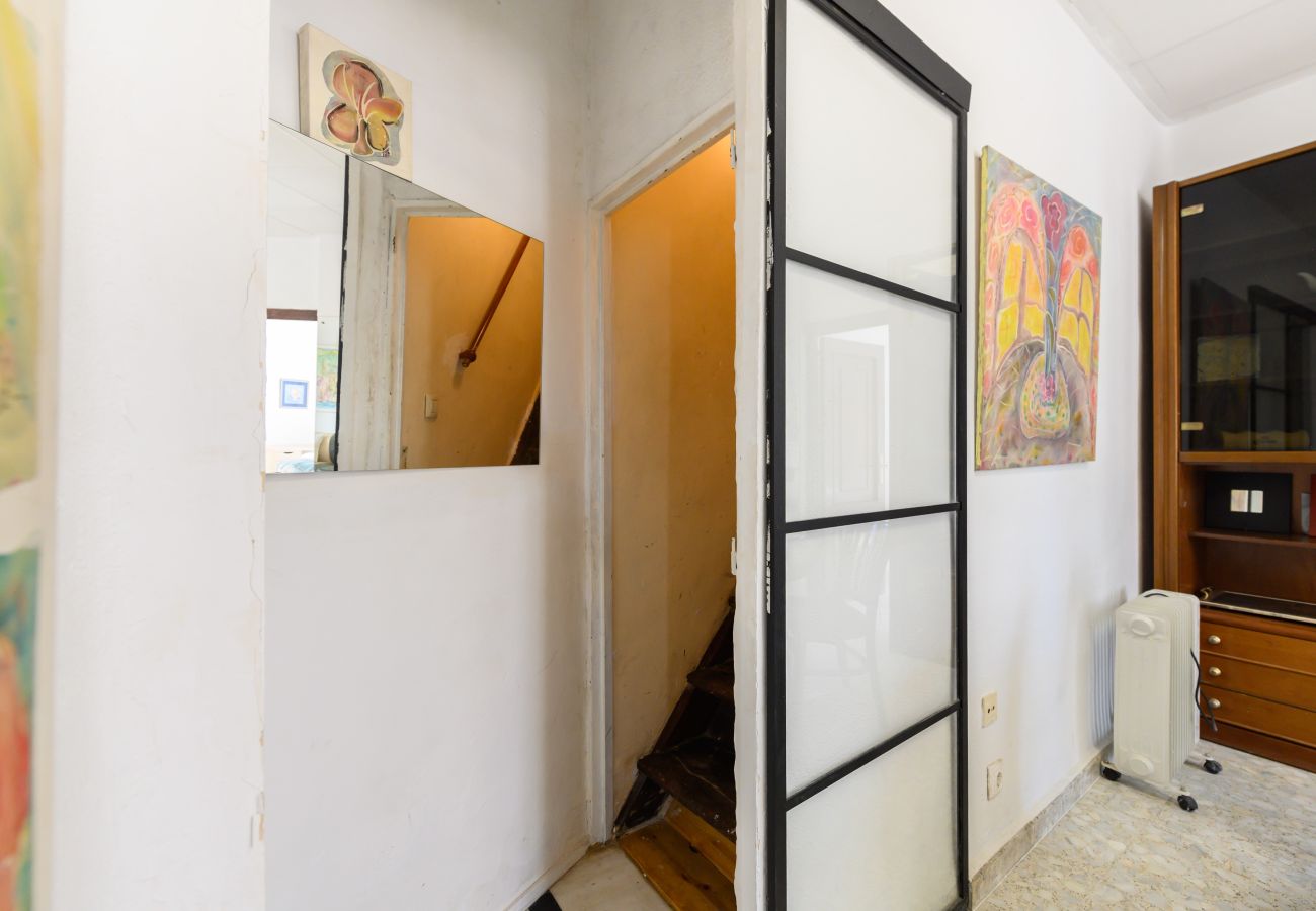 Apartment in Madrid - M (NSDV1012) Piso de 4 dormitorios en Fuencarral-E
