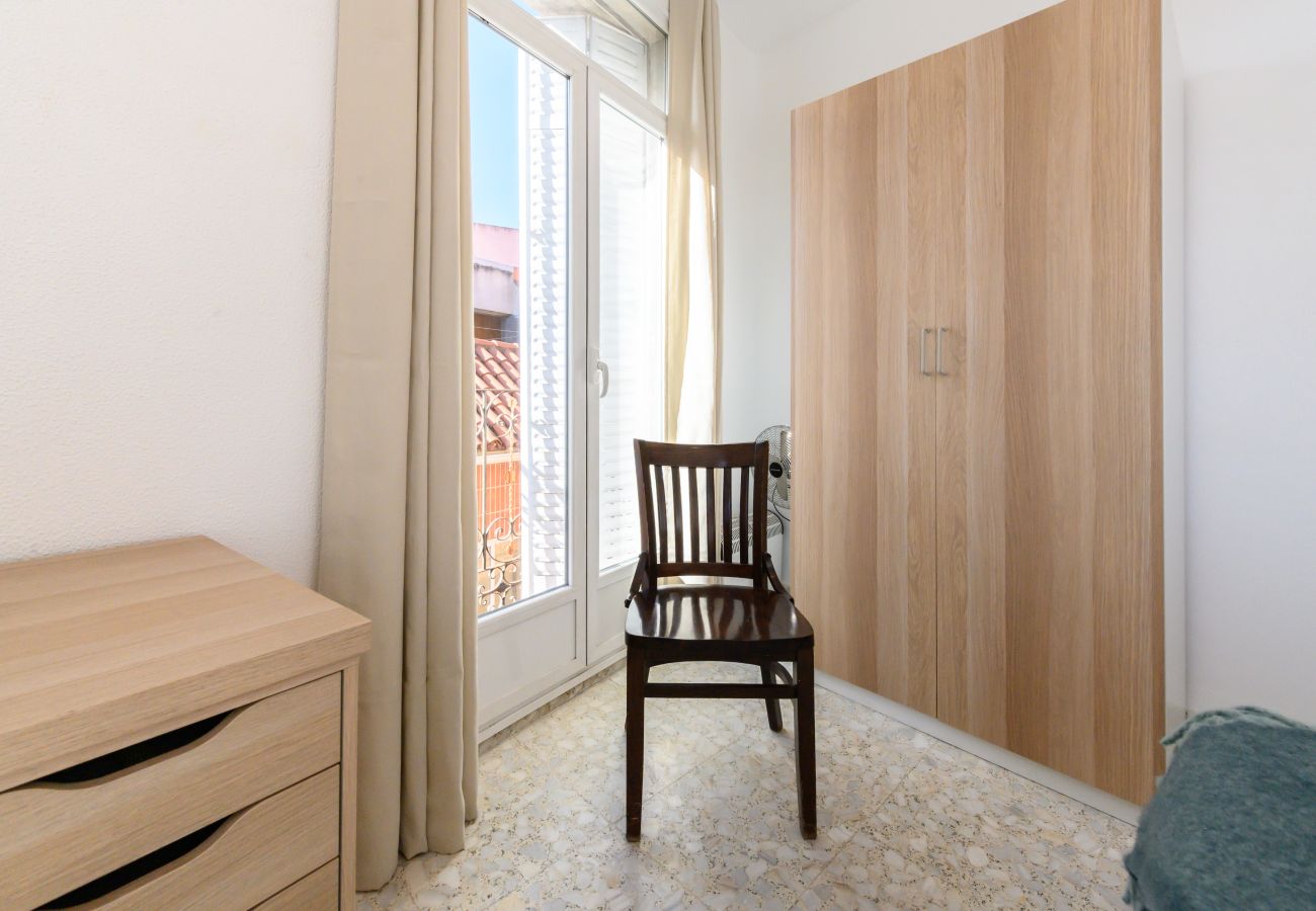 Apartment in Madrid - M (NSDV1012) Piso de 4 dormitorios en Fuencarral-E
