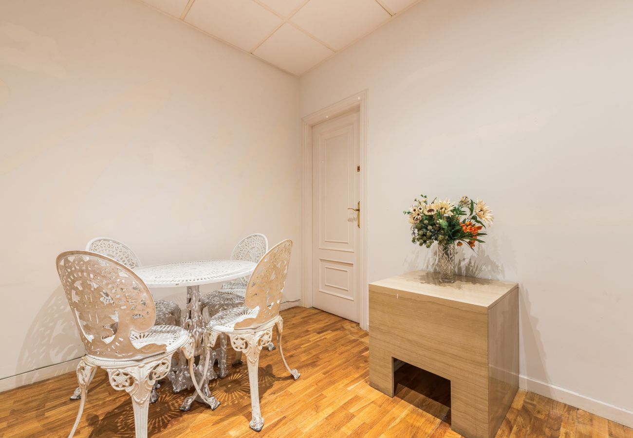 Apartment in Madrid - Luxury apartment Centro Madrid Downtown VEL55