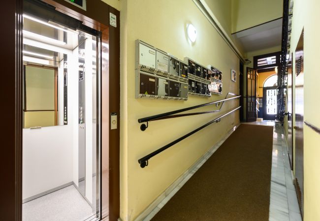 Appartement à Madrid - M (DFO214) Apartamento en el Museo Reina Sofía - A Appartement à Madrid - M (DFO214) Apartamento en el Museo Reina Sofía - A