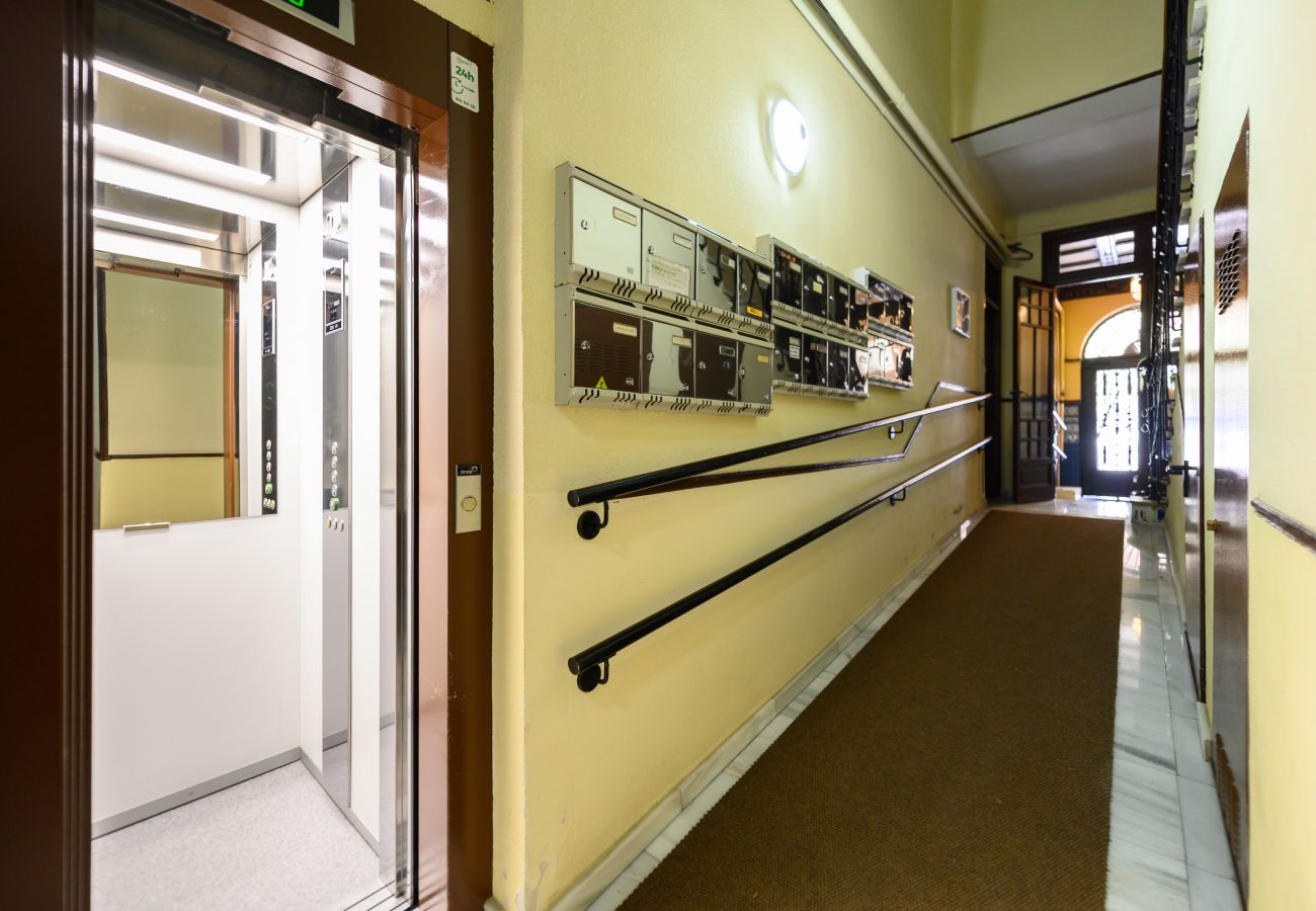 Appartement à Madrid - M (DFO214) Apartamento en el Museo Reina Sofía - A