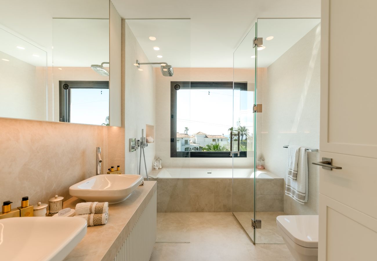 Villa à Marbella - Absolute high end villa with pool & Jacuzzi*