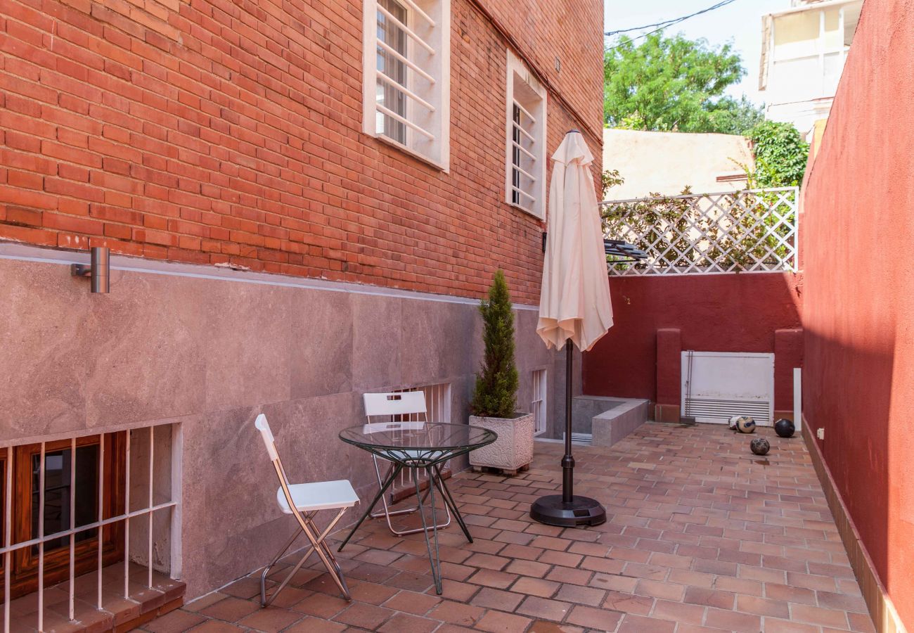 Appartement à Madrid - M (AXIII83) Apartamento con jardín Hispanoamérica