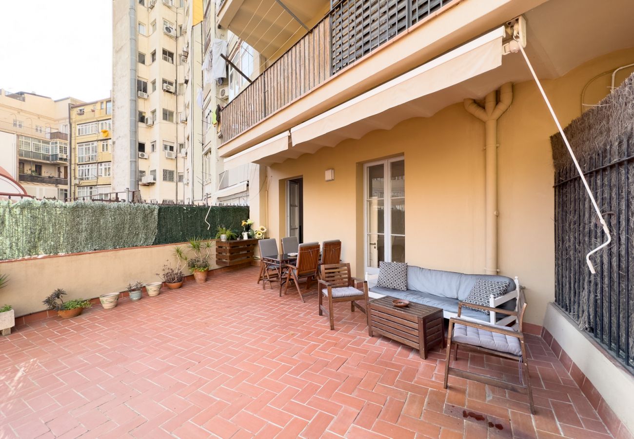 Appartement à Barcelone - Bel appartement avec grande terrasse privée, à côté du Passeig de Gracia, Barcelone centre