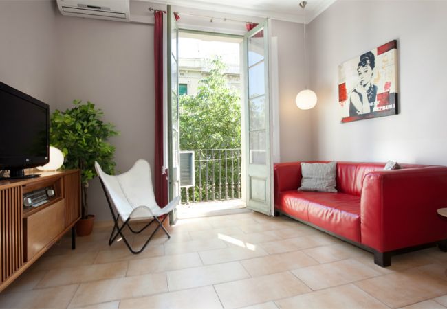 Logement BORRELL, 4 chambres, 2 salles de bains, balcon, Eixample, Barcelone