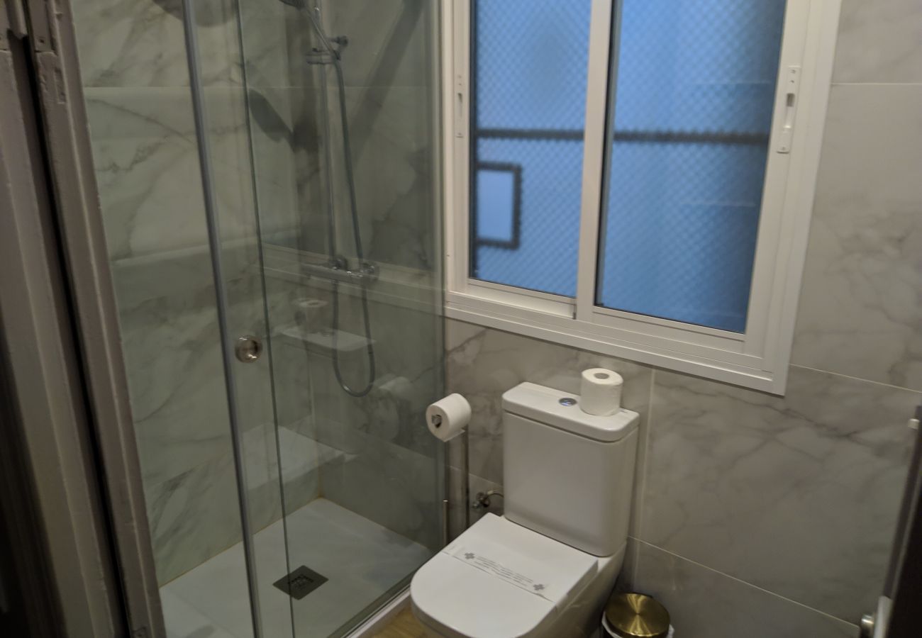 Appartement à Barcelone - SANT ANTONI, appartement spacieux, lumineux, confortable et tranquile à Barcelone centre