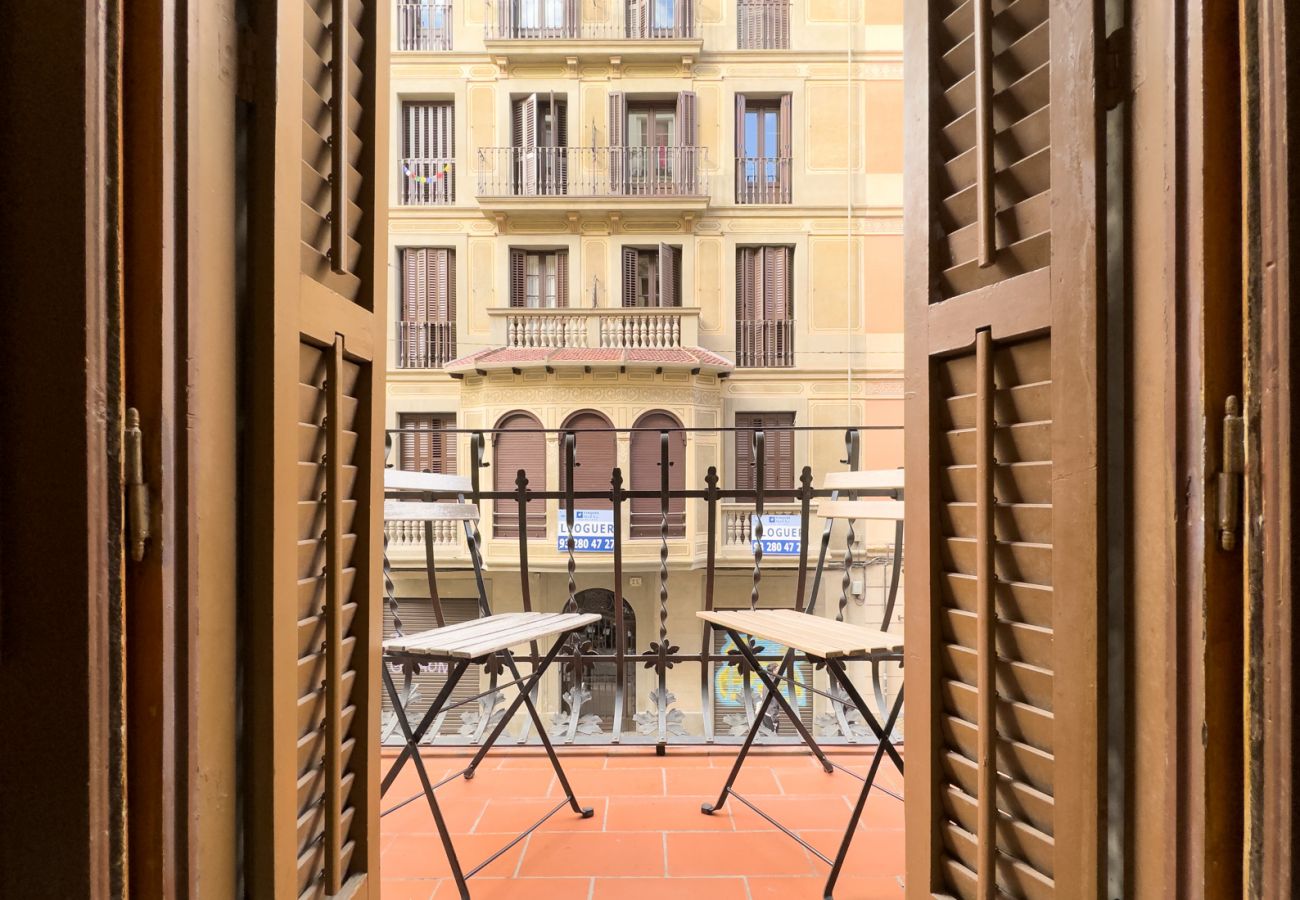 Appartement à Barcelone - GRACIA BONAVISTA, grand appartement restauré à louer dans le centre de Barcelone
