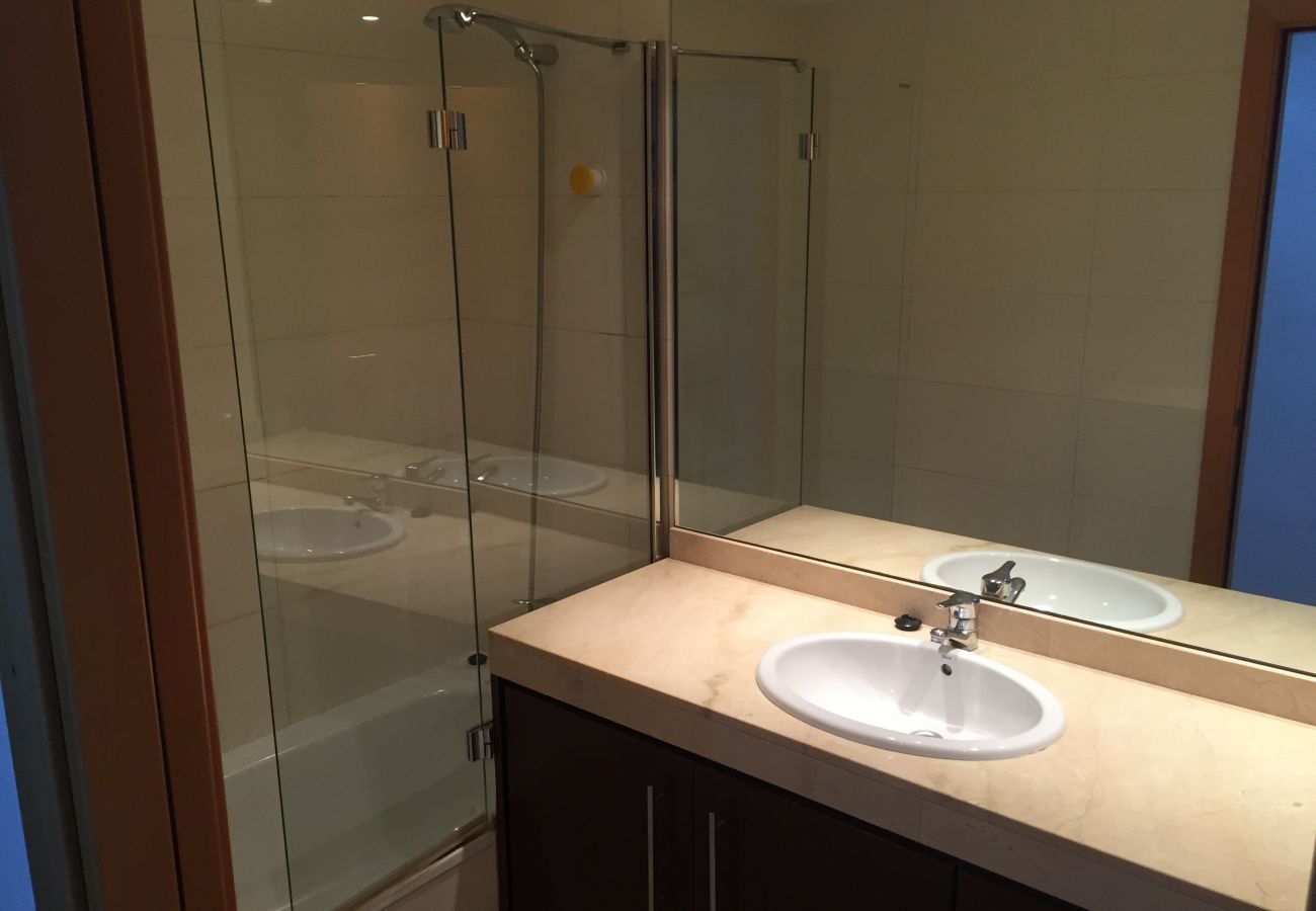 Appartement à Hospitalet de Llobregat - LA FIRA, appartement de 4 chambres très agréable, lumineux et calme près de La Fira à Hospitalet, Barcelone