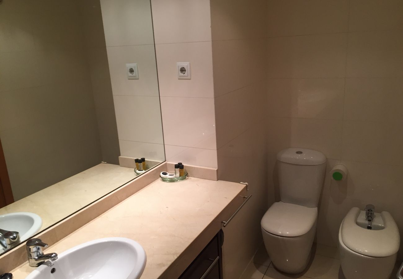 Appartement à Hospitalet de Llobregat - LA FIRA, appartement de 4 chambres très agréable, lumineux et calme près de La Fira à Hospitalet, Barcelone