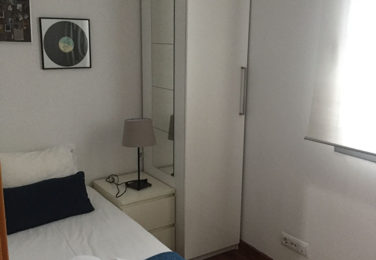 Appartement à Hospitalet de Llobregat - LA FIRA, appartement de 4 chambres très agréable, lumineux et calme près de La Fira à Hospitalet, Barcelone
