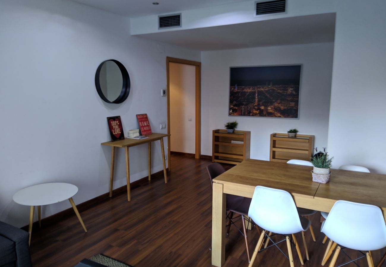 Appartement à Hospitalet de Llobregat - LA FIRA, appartement de 4 chambres très agréable, lumineux et calme près de La Fira à Hospitalet, Barcelone