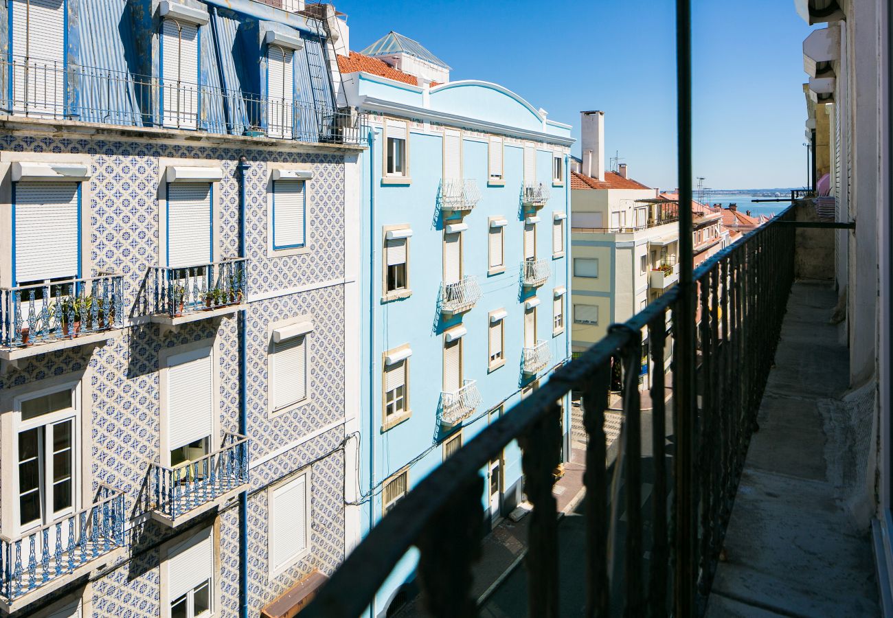 Vue du balcon de l’appartement de location dans le centre ville