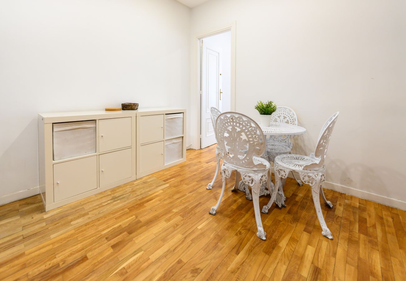 Appartement à Madrid - M (VEL551) Piso de 3 dormitorios y 2 en Salamanca