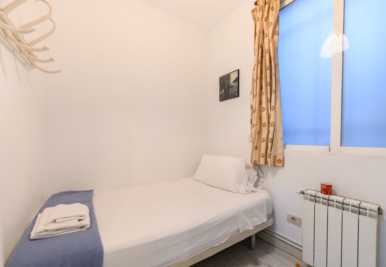 Appartement à Madrid - M (ESA81) Apto. Tribunal-Malasaña-Chueca