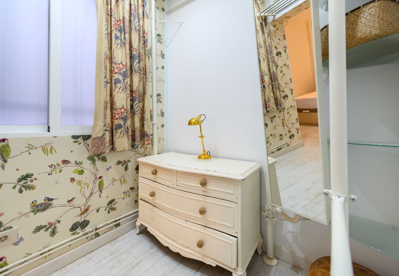 Appartement à Madrid - M (ESA81) Apto. Tribunal-Malasaña-Chueca