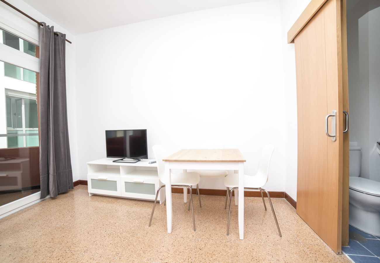 Appartement à Las Palmas de Gran Canaria - Rosamar a metros de la playa wifi 303 par Lightbooking