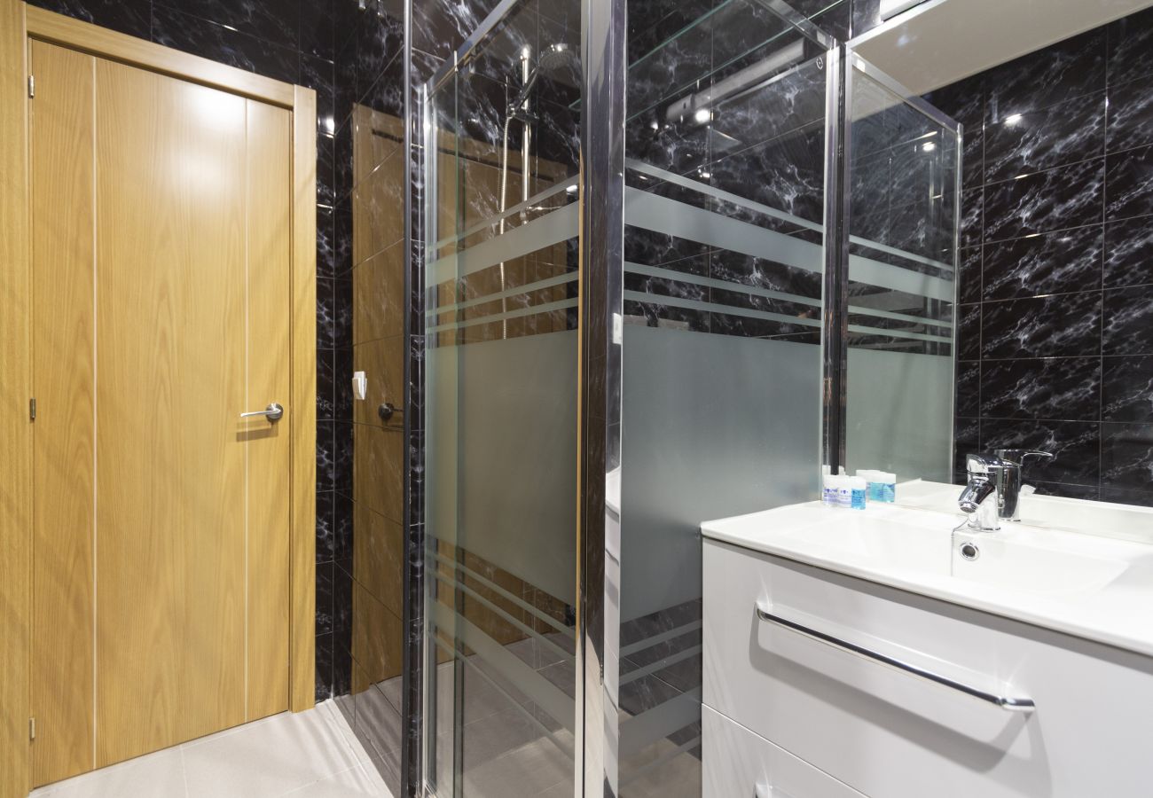 Appartement à Madrid - Luxe Apartment Madrid North Real Madrid Stadium HGA5