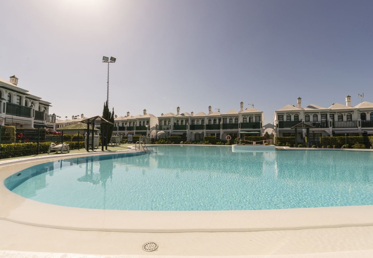 Bungalow à Maspalomas - Maspalomas Bungalow terraza y piscina 1139