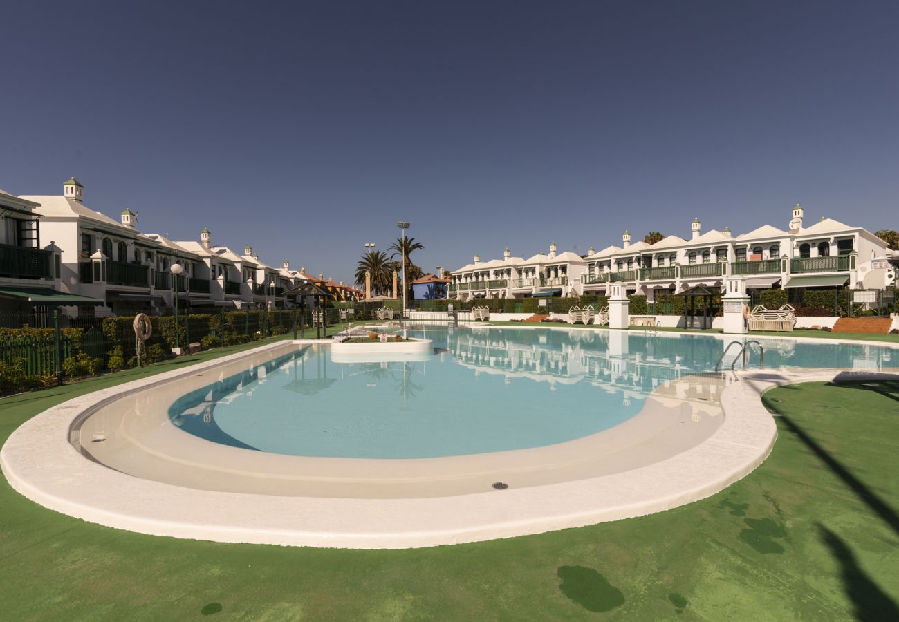 Bungalow à Maspalomas - Maspalomas Bungalow terraza y piscina 1139