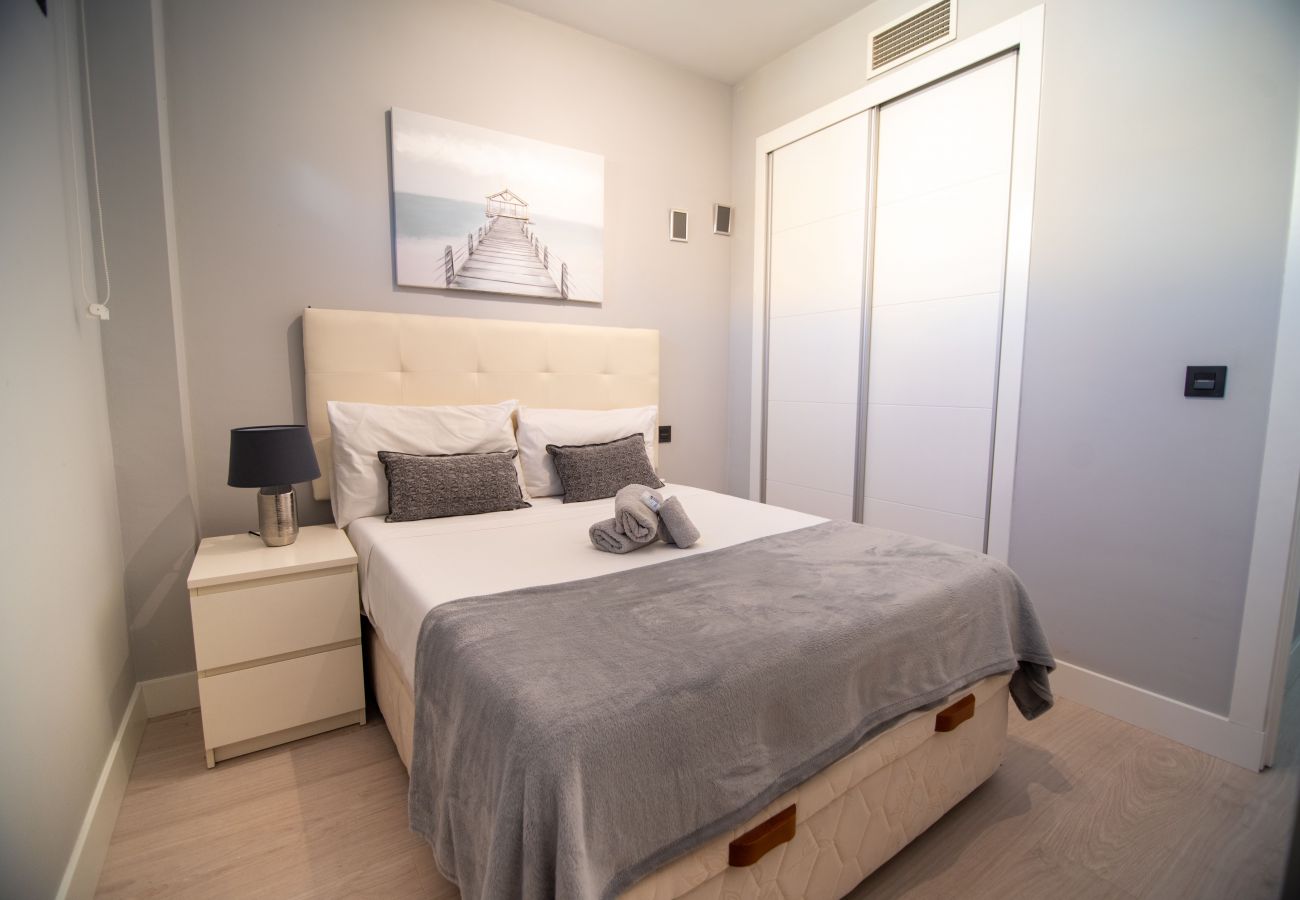 Appartement à Madrid - M (JMC 5) BERNABEU R. MADRID STADIUM APARTMENT 1 ROOM 2 PAX PARKING  - MADRID BUSINESS CENTER